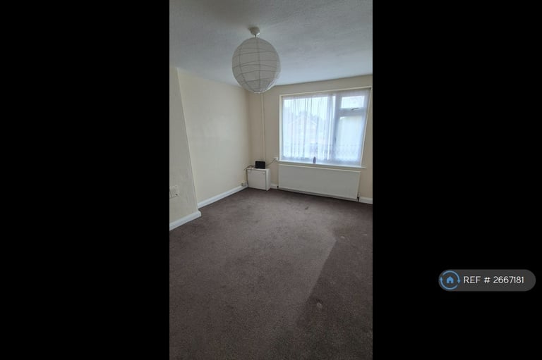 1 bedroom flat in Derby Road, Stapleford, Nottingham, NG9 (1 bed) (#2667181)