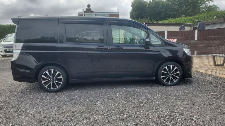 image for Honda stepwagon spada 2.0 automatic 8 seater fresh japanese import 46k 2010