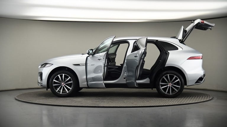 2022 Jaguar F-Pace 2.0 D200 MHEV R-Dynamic SE SUV 5dr Diesel Auto AWD Euro 6 (s/s) (204 ps) SUV D...