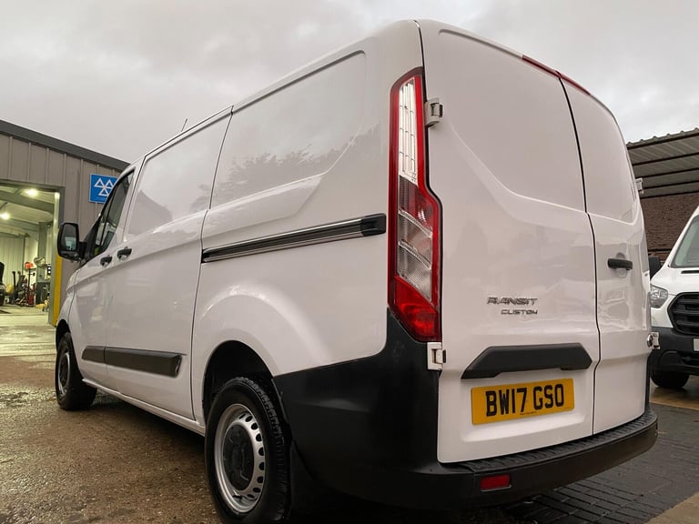 2017 Ford Transit Custom 2.0 TDCi 290 L1 H1 5dr PANEL VAN Diesel Manual
