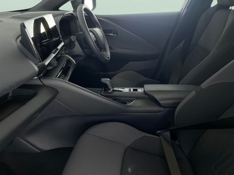 2023 Toyota C-HR 1.8 VVT-h Design SUV 5dr Petrol Hybrid CVT Euro 6 (s/s) (140 ps) - NAV - BL Suv ...