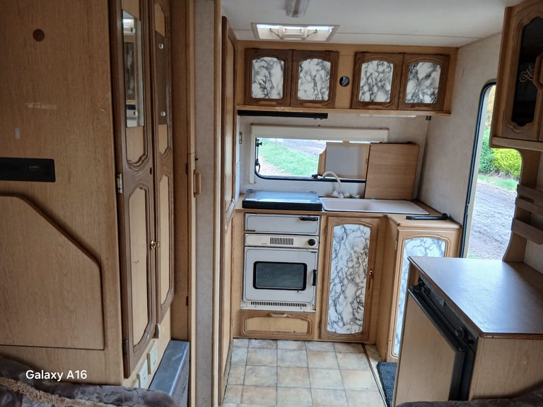 For sale 2/3 berth caravan
