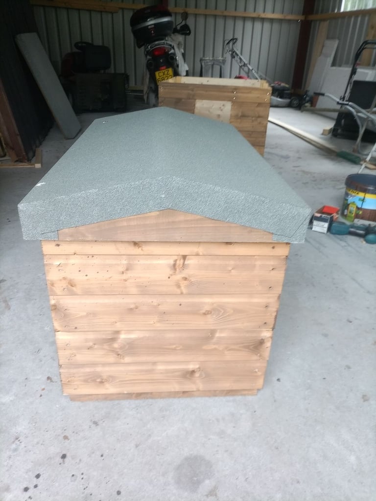 Medium dog kennel 