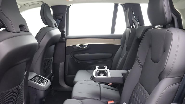 2025 Volvo XC90 B5 (P) AWD Plus Dark (Sunroof, Harman Kardon Sound, 360 Camera, BLIS) ESTATE Petr...