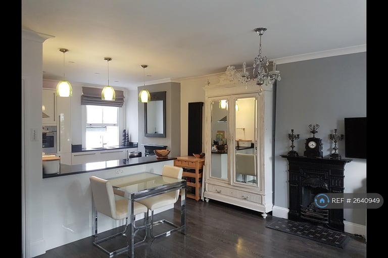 image for 3 bedroom flat in Althea St, London, SW6 (3 bed) (#2640949)