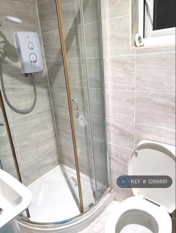 1 bedroom in Wrythe Lane, Carshalton, SM5 (#2266681)