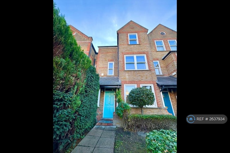 3 bedroom house in Trinity Road, London, SW17 (3 bed) (#2637934)