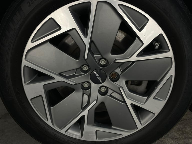 2022 Genesis GV60 77.4kWh Premium Auto 5dr MPV Electric Automatic