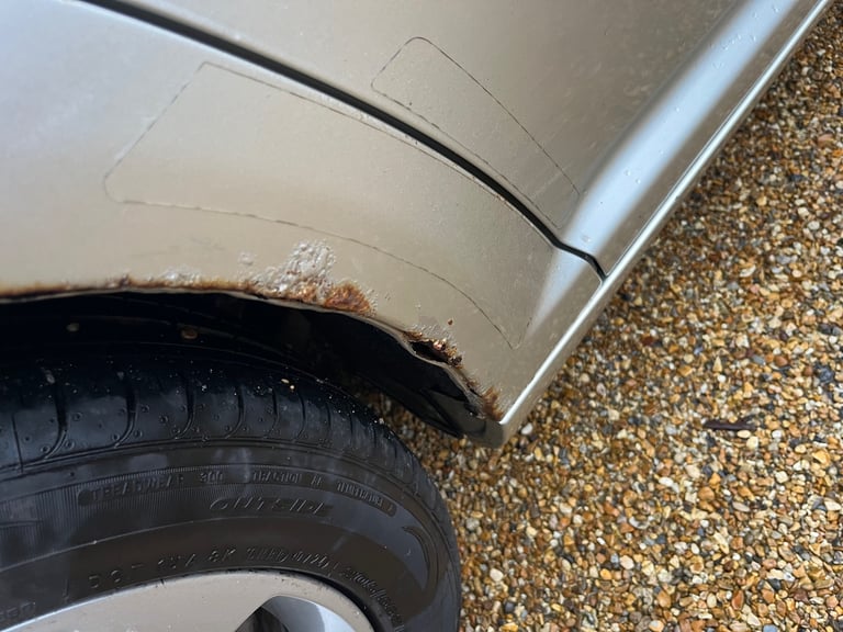 Toyota Avensis 2.2 D-4D , full year MOT, bargain, leather, FSH, cheap car, Diesel Toyota