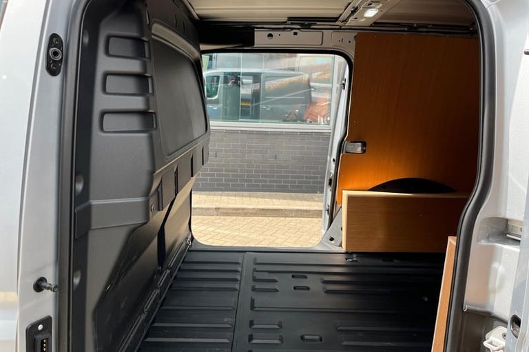 2025 Ford Transit Connect 240 Limited AUTO L2 LWB 2.0 EcoBlue 122ps, PLYLINED, CRUISE CONTROL Aut...