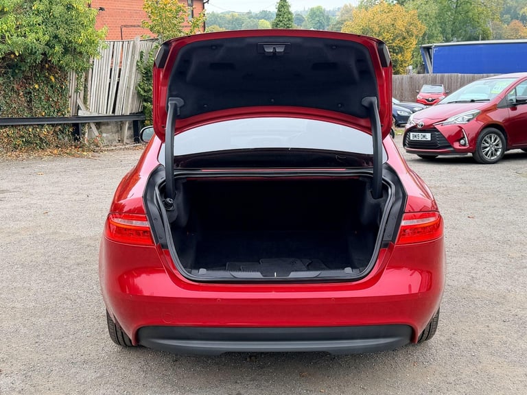 2017 Jaguar XE 2.0d R-Sport 4dr Auto SALOON DIESEL Automatic