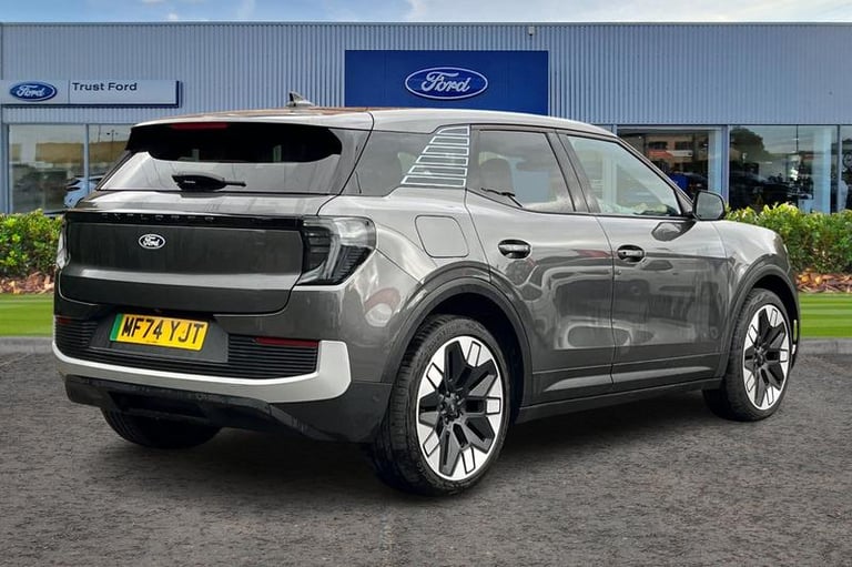 2024 Ford Explorer PREMIUM | Heads up Display | Panoramic Roof | Heated Seats/Wheel | Adaptive Es...