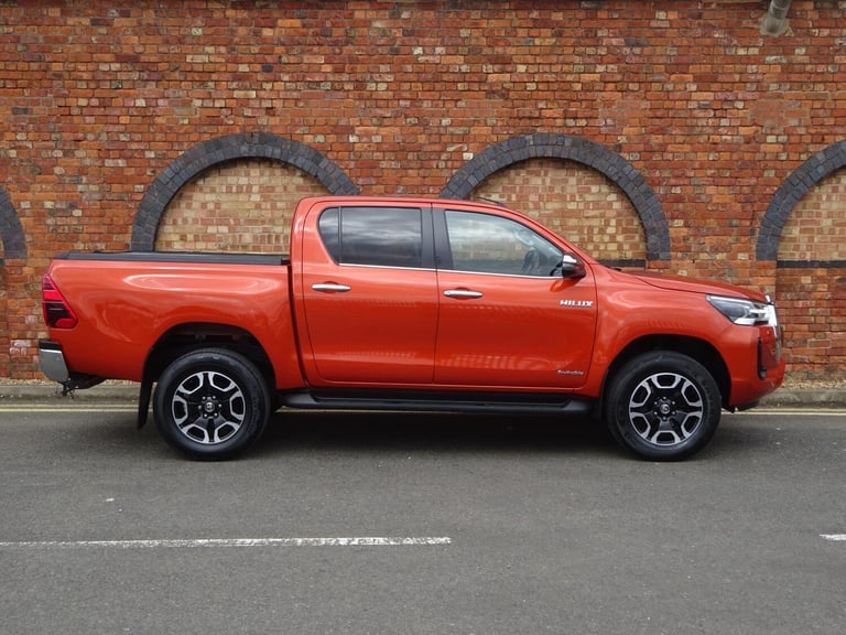 2021 Toyota Hilux 2.8 D-4D Invincible Auto 4WD Euro 6 (s/s) 4dr PICK UP Diesel Automatic