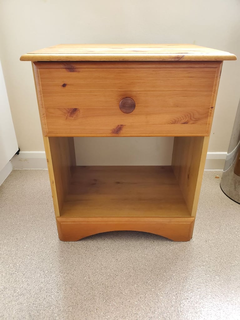 Bedside pine wood table - £10