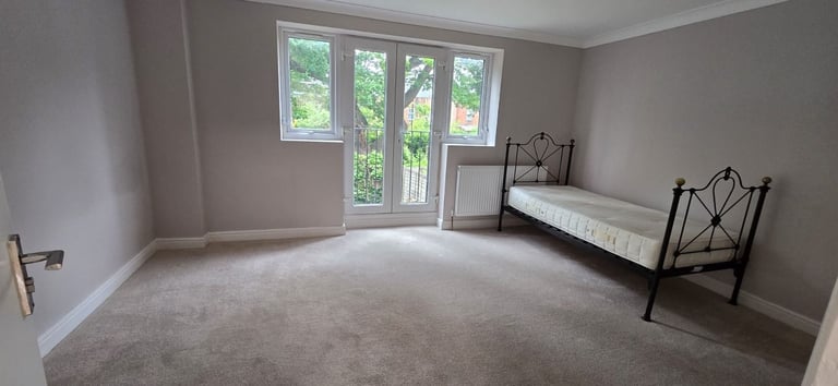 1 Bed Flat – Newly Refurbished | £1,600 PCM (Bills Included, Excluding Council Tax)