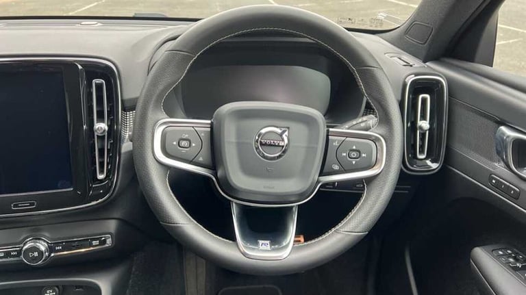 2019 Volvo XC40 2.0 T5 R DESIGN Pro 5dr AWD Geartronic SUV Petrol Automatic