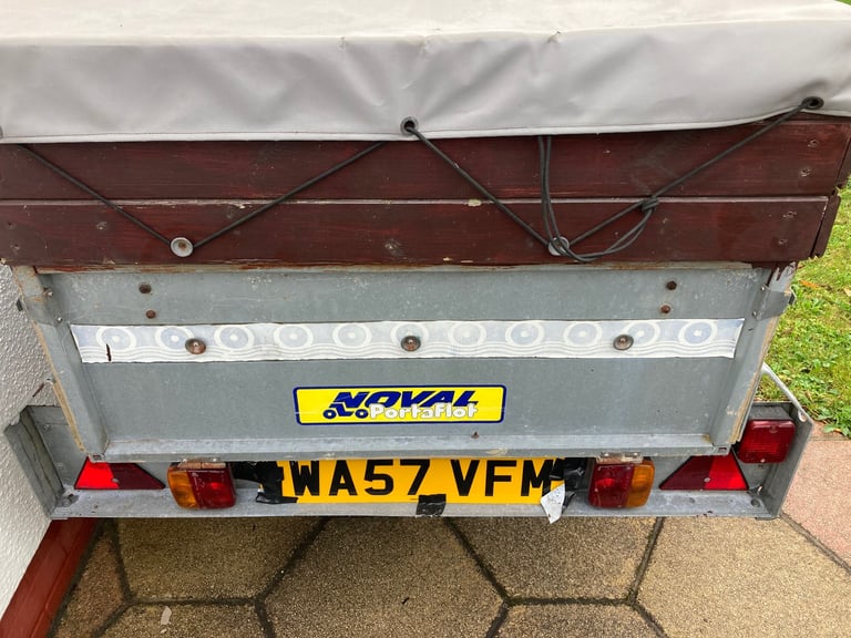 Small tipping trailer 