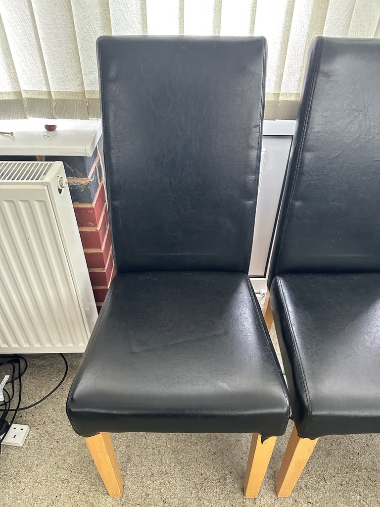 4x Black Dining Table Chairs