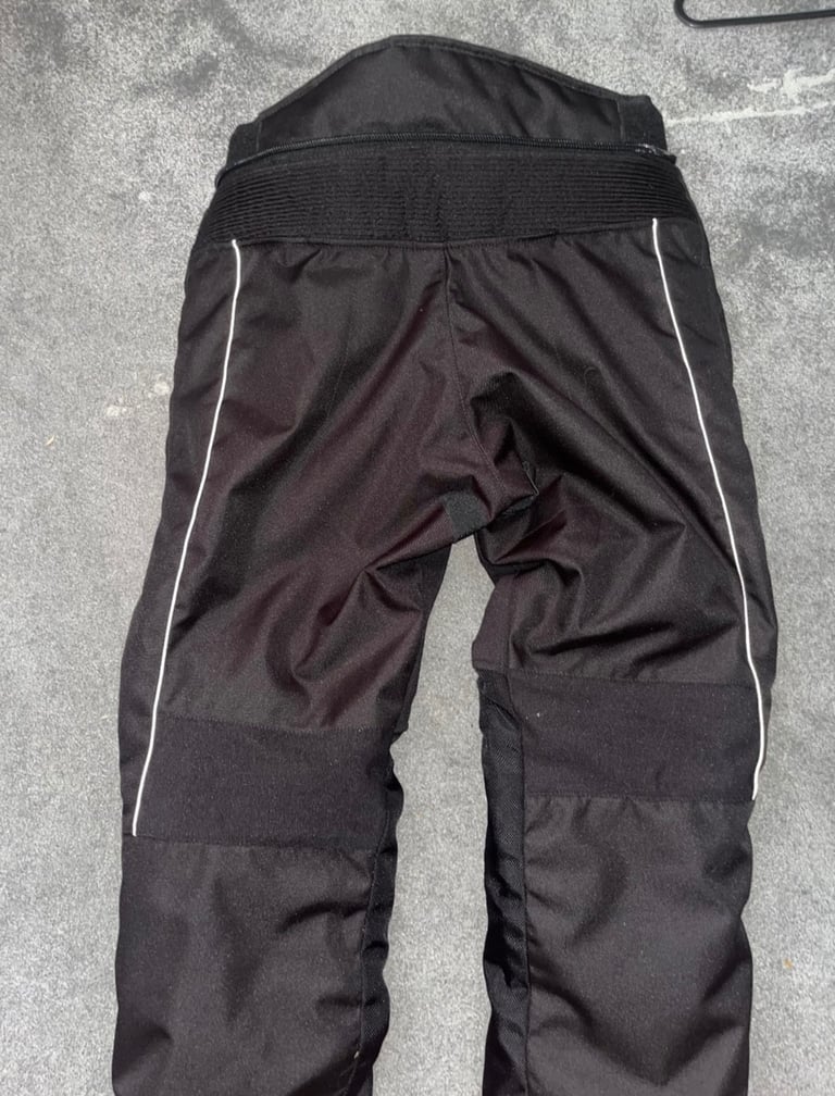 Brand new RST men’s trousers size 32