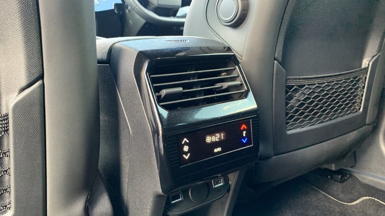 2025 Peugeot 5008 1.2 Hybrid 136 GT 5dr e-DSC6 HATCHBACK PETROL Automatic