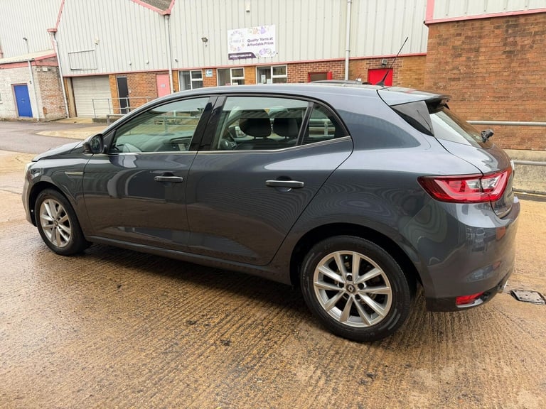 2017 Renault Megane 1.5 dCi Dynamique Nav 5dr HATCHBACK DIESEL Manual