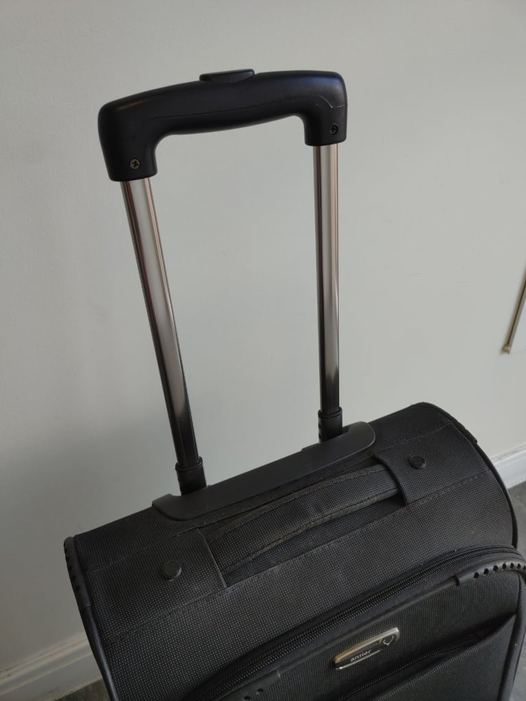 Suitcases cabin size 