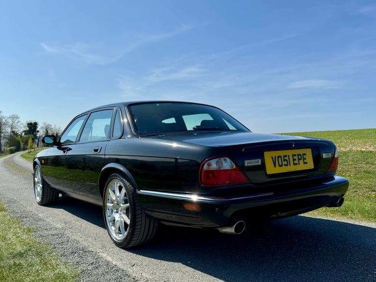 2002/51 JAGUAR XJR 100 SUPERCHARGED / ONE OF 82 IN THE UK / TWO OWNERS FROM NEW 