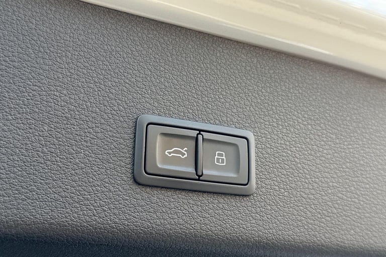 2022 Audi e-tron 50 Black Edition Sportback 5dr Electric Auto quattro 71.2kWh (11kW Charger) ESTA...