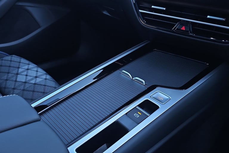 2025 Volkswagen Passat 1.5 TSI eHybrid Black Edition 5dr DSG ESTATE PETROL/ELECTRIC Automatic