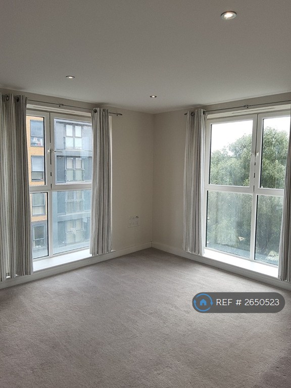 2 bedroom flat in Osprey House, Reading, RG2 (2 bed) (#2650523)