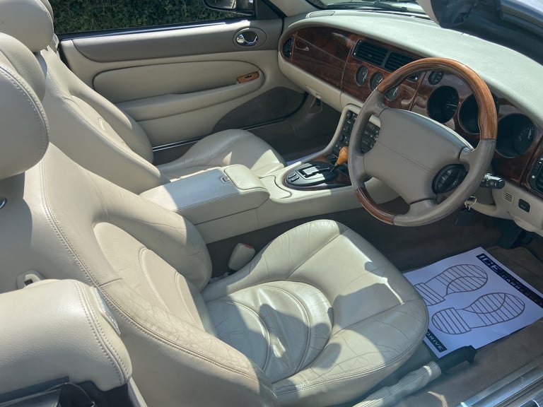 2000 Jaguar XKR 4.0 Supercharged 2dr Auto Petrol