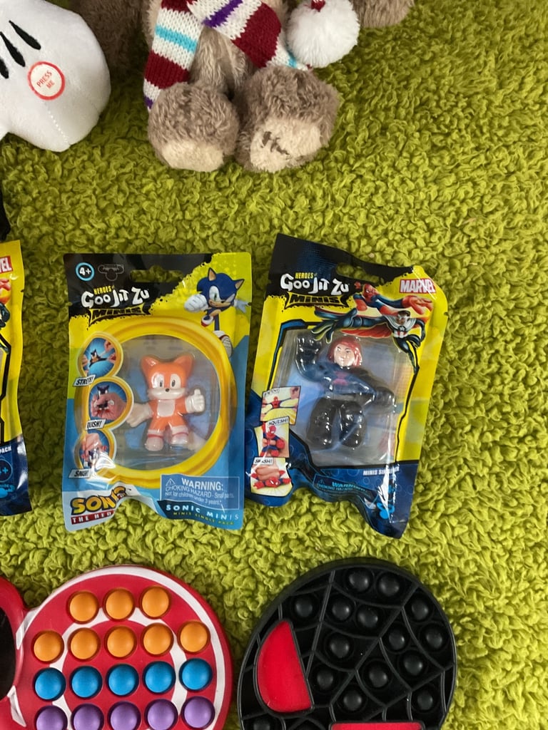 💙💚HEROS Goo Jit Zu and other items 😊