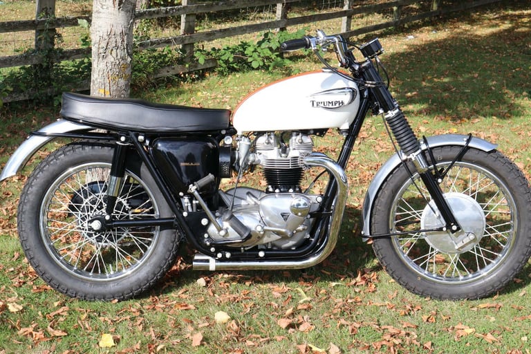 Triumph Bonneville T120 TT 1966 ABSOLUTELY STUNNING best in the country??