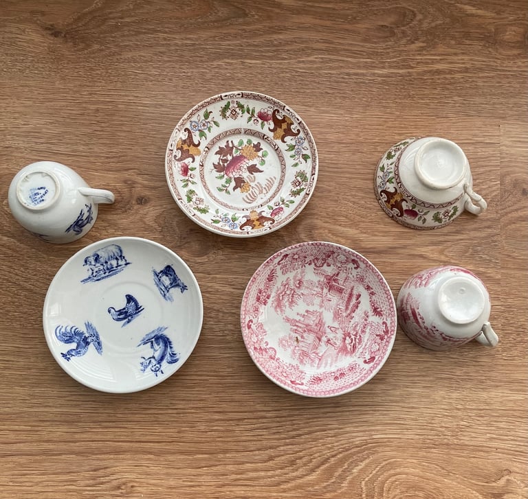 Vintage children’s tea cups and saucers