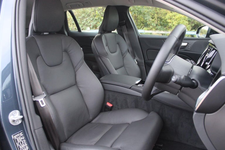 2025 Volvo V60 2.0 T6 18.8kWh Plus Auto AWD Euro 6 (s/s) 5dr ESTATE Petrol/Electric Hybrid Automatic