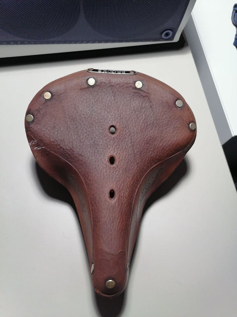 bike Brooks saddle   in leather,  