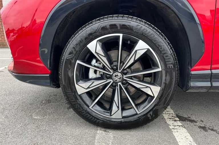 2025 MG MG HS 1.5 T-GDI Trophy 5dr ESTATE PETROL Manual