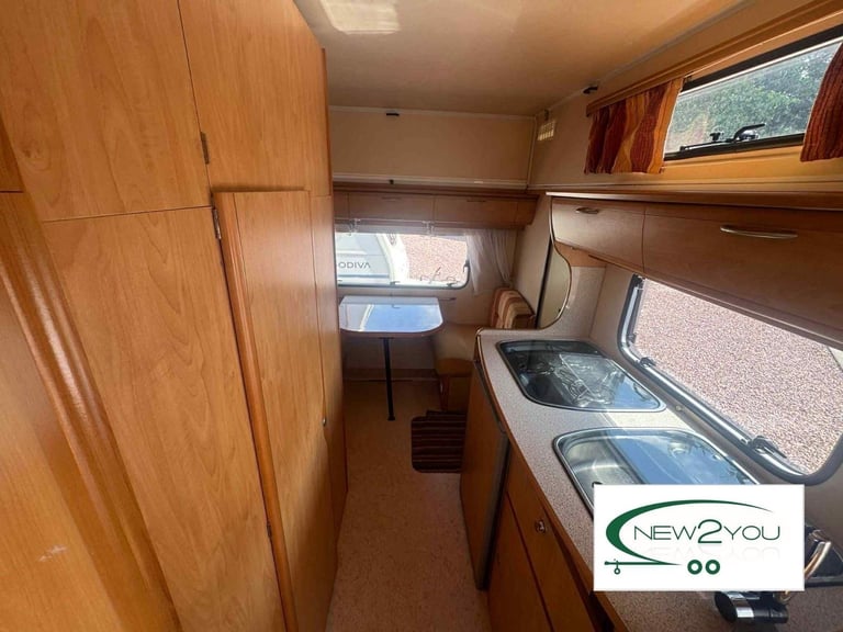 2005 Trigano Rubis 3 Berth Caravan - RARE POP UP - STOCK E165 - AUTUMN SALE!!!!