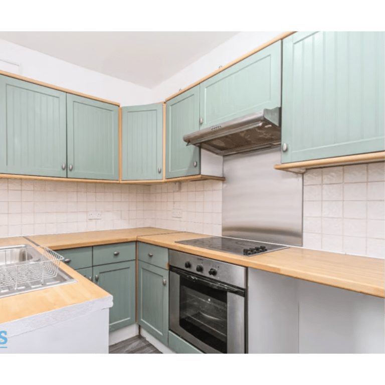 Modern 2-Bedroom House | Renovated | Fitted Kitchen | Parking | Garden | Burnside St., Derby - DE24