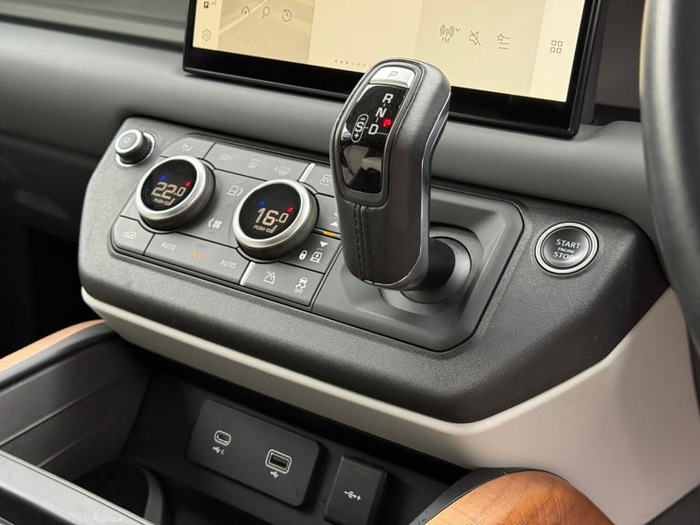 2022 Land Rover Defender 110 2.0 P400e 15.4kWh X-Dynamic HSE SUV 5dr Petrol Plug-in Hybrid Auto 4...