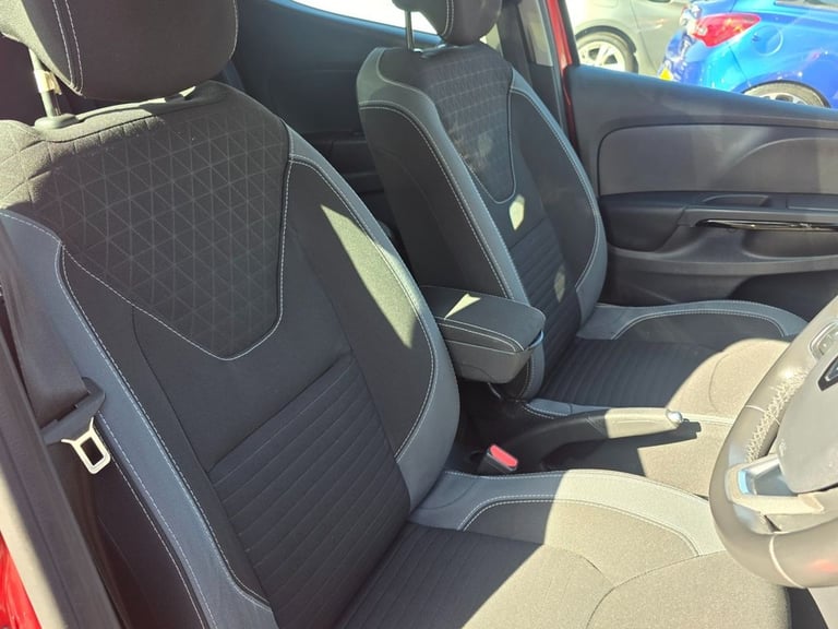 2016 Renault Clio 1.5 dCi Dynamique S Nav Hatchback 5dr Diesel Manual Euro 6 (s/s) (90 ps) Hatchb...