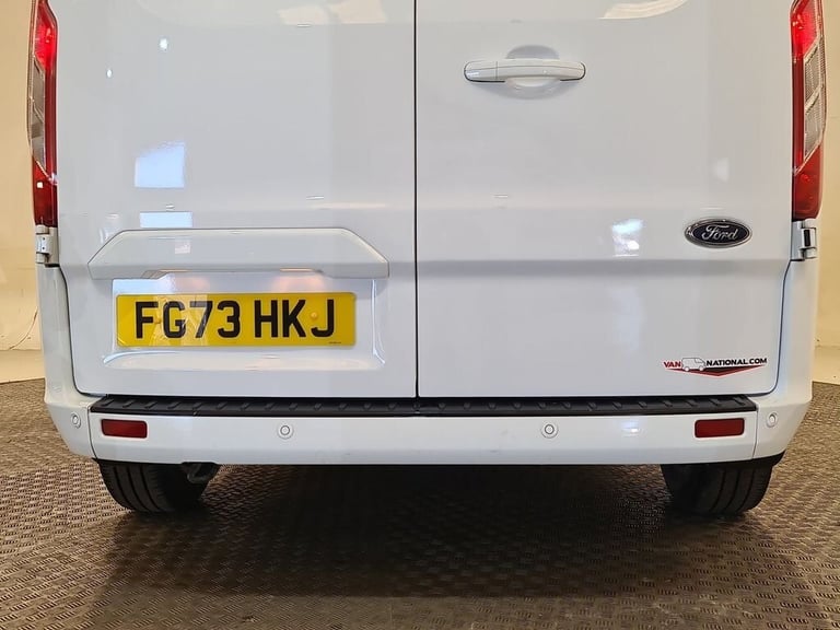 FORD TRANSIT CUSTOM 2.0 300 ECOBLUE LIMITED P/V L2 H1 130 BHP LWB DIESEL