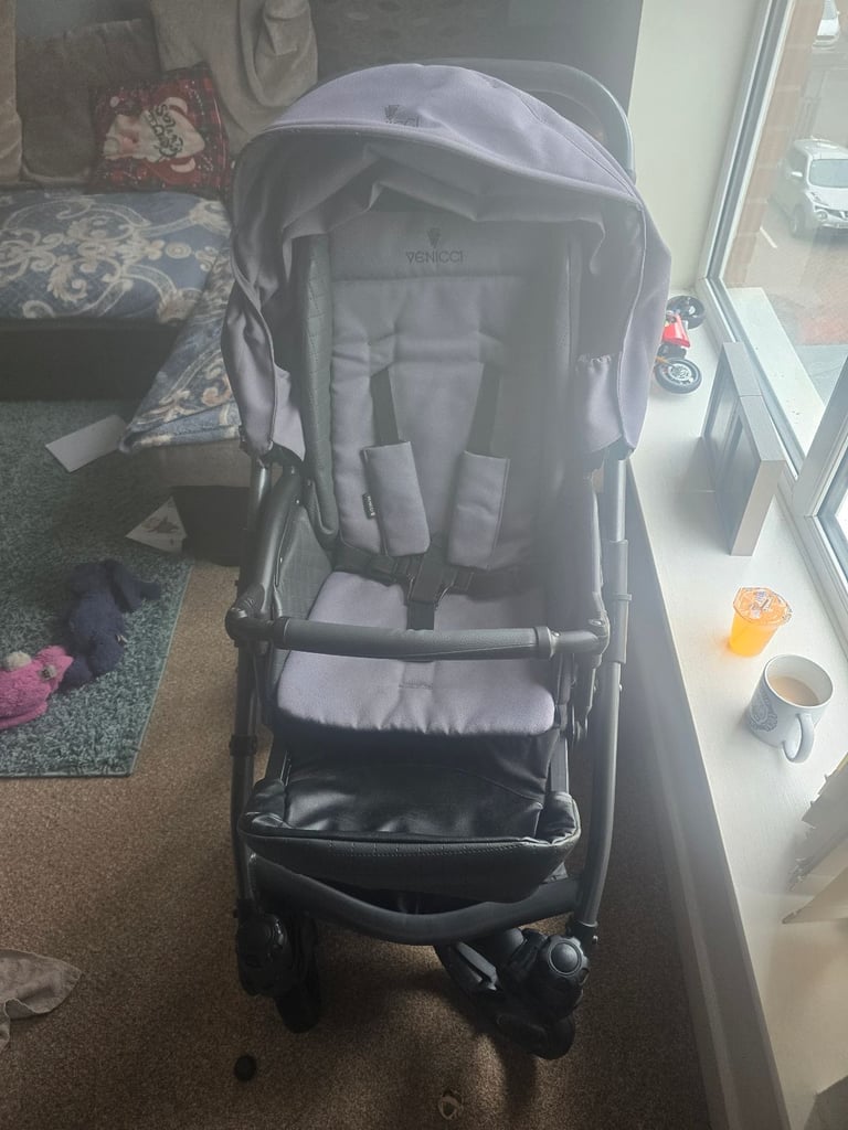 image for Venicci pram