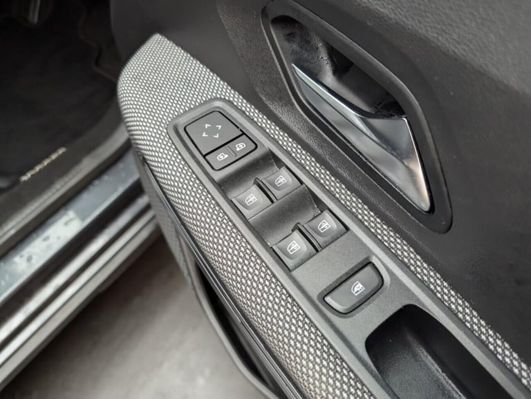 2022 Dacia Jogger 1.0 TCe Extreme SE MPV 5dr Petrol Manual Euro 6 (s/s) (110 ps) HEATED F SEA MPV...