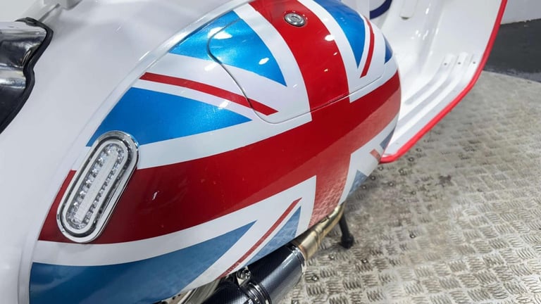 Ajs MODENA 2025 51 MILES CUSTOM SCOOTER 125CC EYE CATCHING BIKE