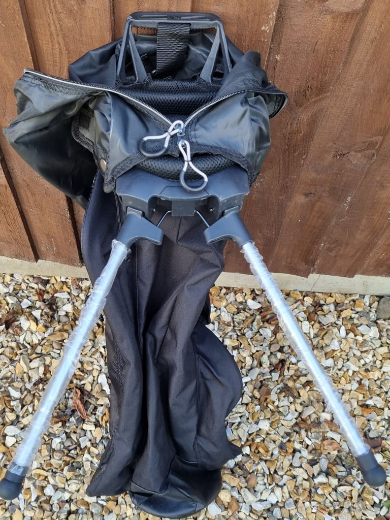 CALLAWAY stand-bag - Hyper-Lite model - used 3x - cost £129 - NEW condition - BARGAIN