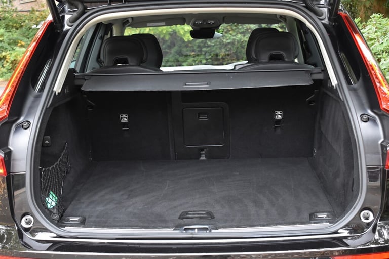 2021 Volvo XC60 B5 INSCRIPTION+Panoramic Sunroof Estate Petrol/Ele Automatic