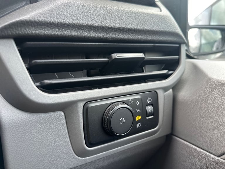  Volkswagen Transporter Panel Van 2.0 Tdi T28 Commerce Plus Panel Van 5dr