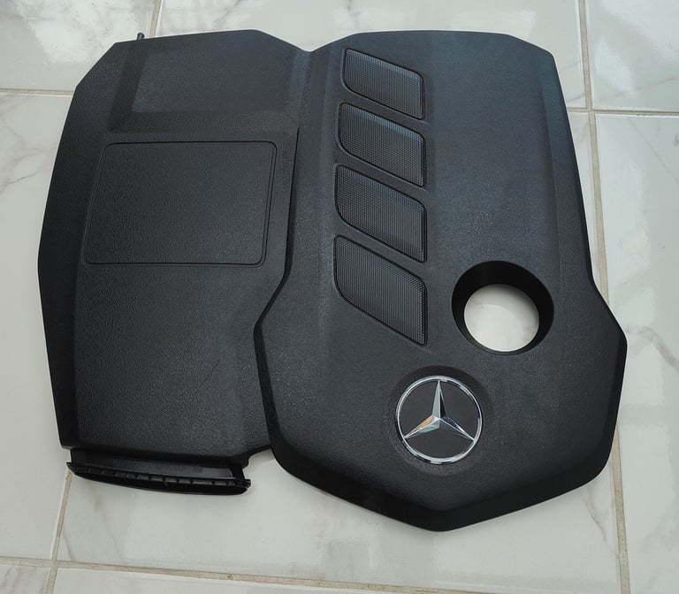 image for 2016-2019 MERCEDES E CLASS W213 2.0 CDI DIESEL ENGINE TOP COVER A6540101703