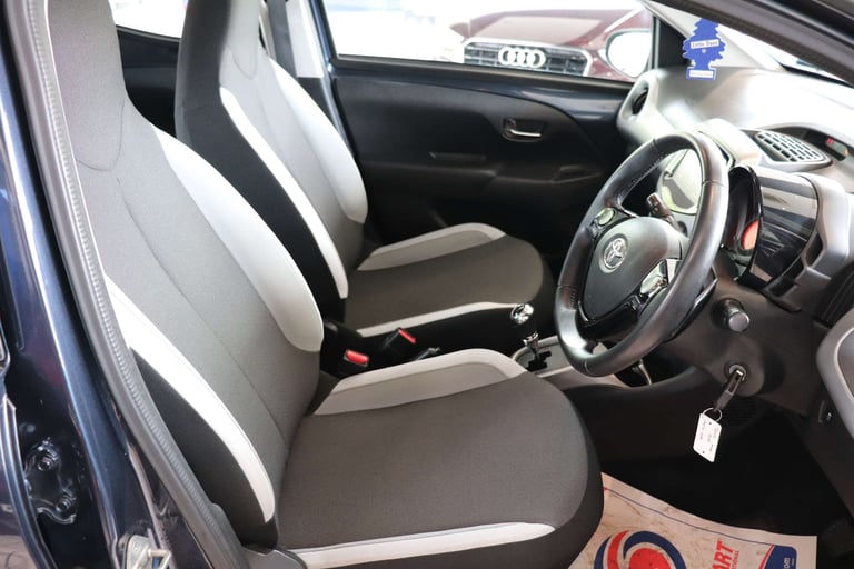 2016 Toyota AYGO 1.0 Aygo X-Play VVT-i CVT 5dr Hatchback Petrol Automatic